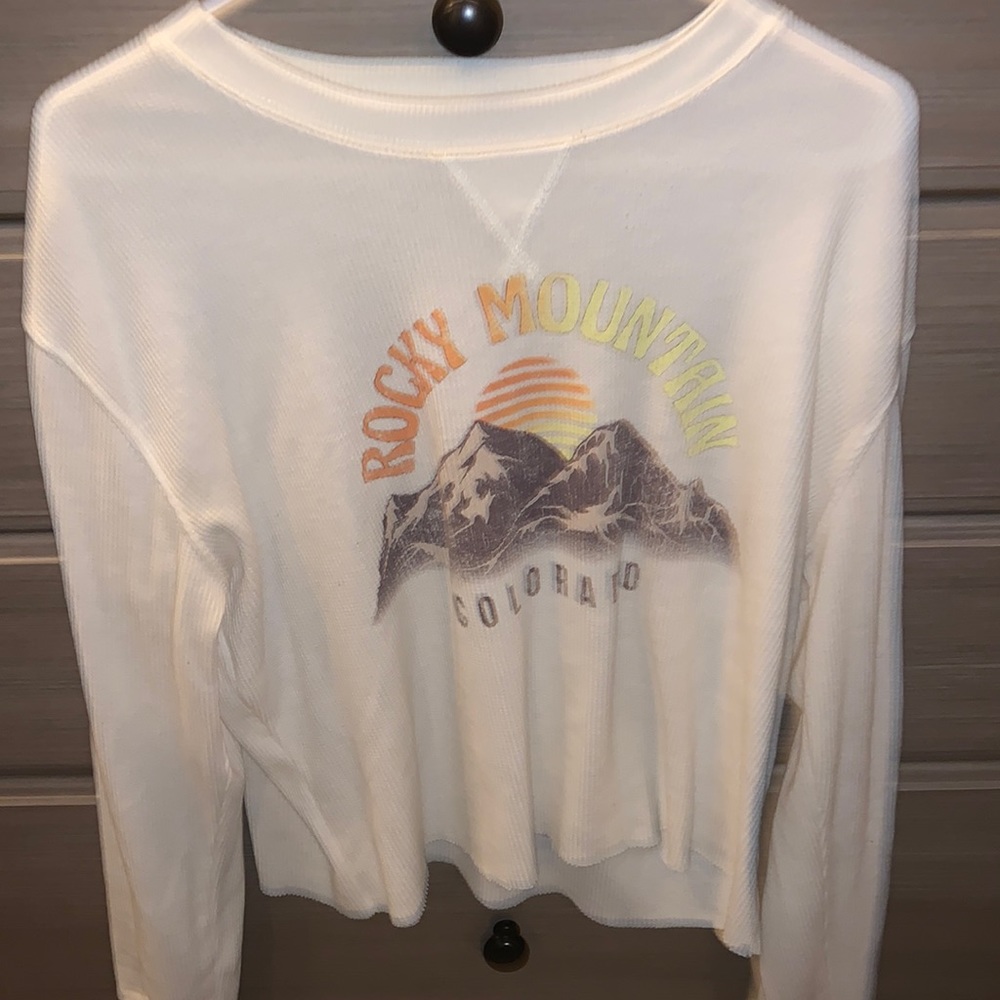 Crop Top Graphic Long Sleeve